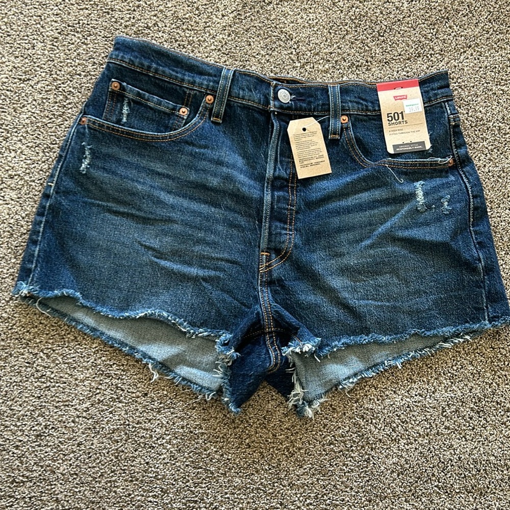 Levi dark denim 501 distressed shorts. NWT!! So cute! Button fly.